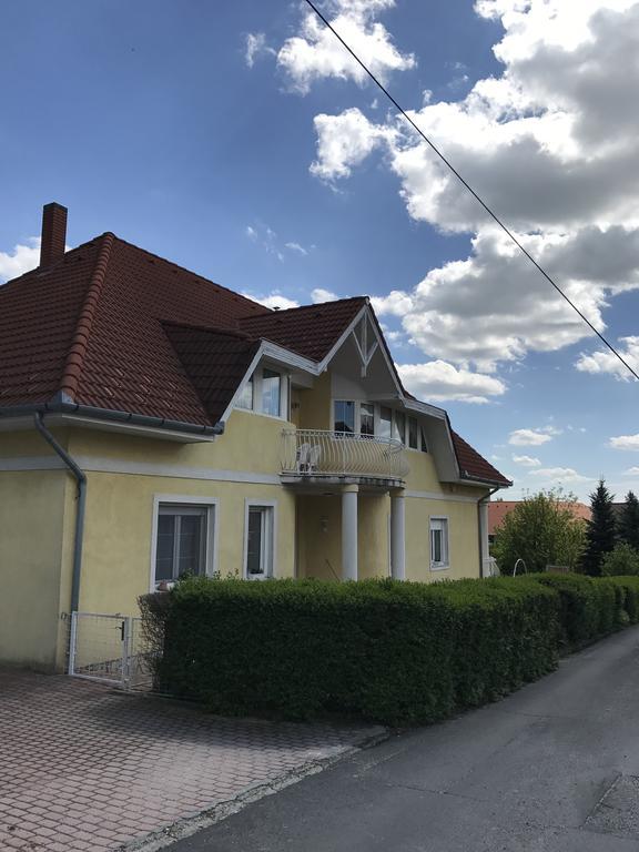 Esther Apartman Gyenesdiás エクステリア 写真